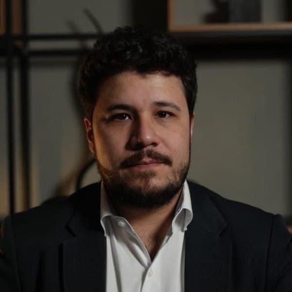 Ramiro Howes